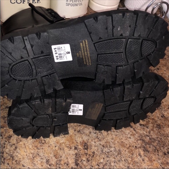 SOLD🔥HOST PICK🔥Chunky Lug lace up boots - Picture 3 of 4